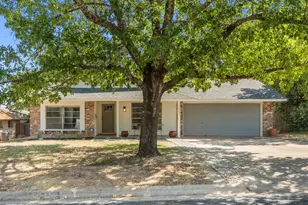 7503 Berkman Dr, Austin, TX 78752 - Photo 2