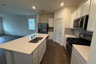 400 Barton Creek Ln, Hutto, TX 78634 - Photo 4