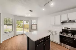 216 Capistrano Dr, San Marcos, TX 78666 - Photo 2