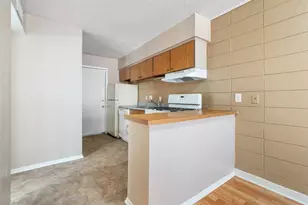 311 E 31st St, Austin, TX 78705 - Photo 8