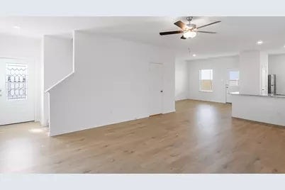 116 Wirepass Crest, Jarrell, TX 76537 - Photo 4