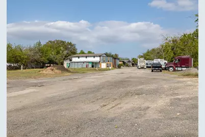 10811 San Jose Avenue, Del Valle, TX 78617 - Photo 14