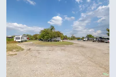 10811 San Jose Avenue, Del Valle, TX 78617 - Photo 18