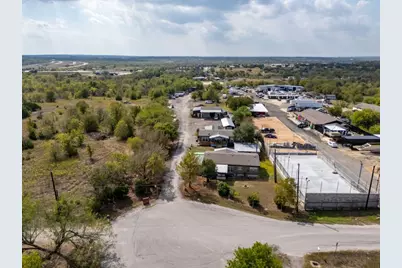 10811 San Jose Avenue, Del Valle, TX 78617 - Photo 2