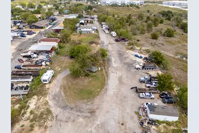 10811 San Jose Avenue, Del Valle, TX 78617 - Photo 20