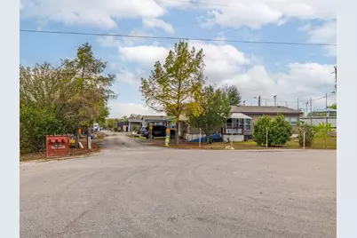 10811 San Jose Avenue, Del Valle, TX 78617 - Photo 8