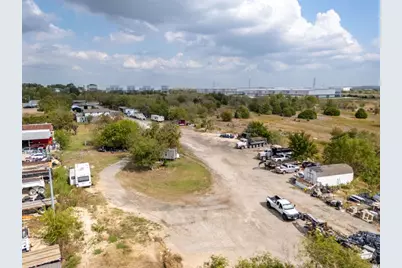 10811 San Jose Avenue, Del Valle, TX 78617 - Photo 20