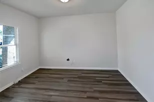 220 Sun Grv Trl, Georgetown, TX 78628 - Photo 10