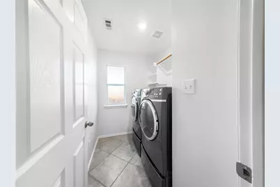 202 Holmstrom Street, Hutto, TX 78634 - Photo 32