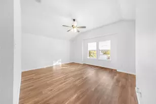 202 Holmstrom St, Hutto, TX 78634 - Photo 24