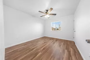 202 Holmstrom St, Hutto, TX 78634 - Photo 26