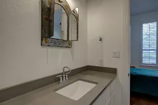 129 Hollytree Ct, Georgetown, TX 78628 - Photo 10