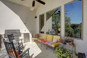 129 Hollytree Ct, Georgetown, TX 78628 - Photo 2