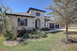 129 Hollytree Ct, Georgetown, TX 78628 - Photo 2