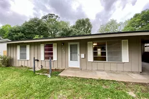 260 Bradford Dr, Beaumont, TX 77707 - Photo 2