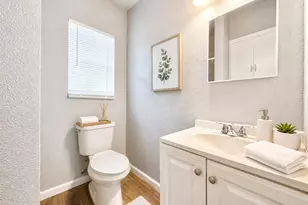 204 E 30th St, Austin, TX 78705 - Photo 6