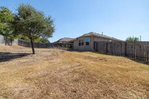 1408 Biscuit Dr, Austin, TX 78754 - Photo 32