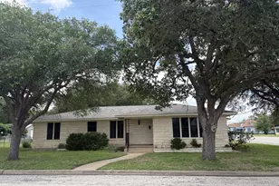 393 N Manse Ave, Giddings, TX 78942 - Photo 1