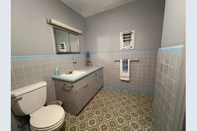 393 N Manse Avenue, Giddings, TX 78942 - Photo 14