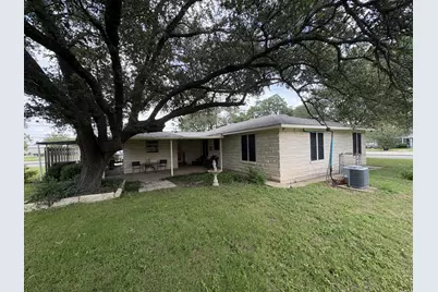393 N Manse Avenue, Giddings, TX 78942 - Photo 6