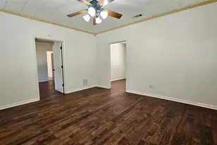 205 S Granger St, Granger, TX 76530 - Photo 4