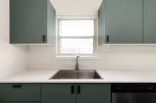 2408 Ventura Dr, Austin, TX 78741 - Photo 8