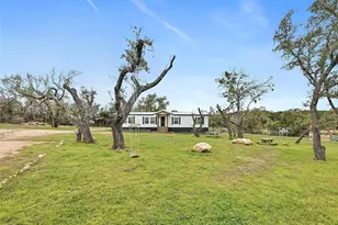 22515 Felicia Dr, Spicewood, TX 78669 - Photo 4