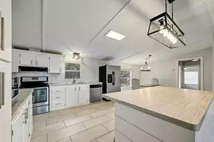 22515 Felicia Dr, Spicewood, TX 78669 - Photo 6