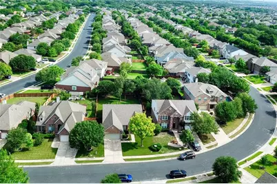 105 Justin Leonard Drive, Round Rock, TX 78664 - Photo 2