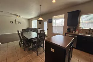 1615 Bluebell Cir, Lockhart, TX 78644 - Photo 6