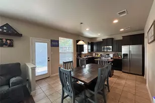 1615 Bluebell Cir, Lockhart, TX 78644 - Photo 4