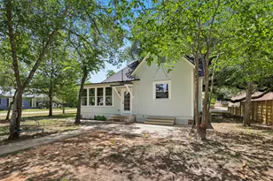 600 Short St, Smithville, TX 78957 - Photo 32