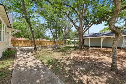600 Short Street, Smithville, TX 78957 - Photo 32