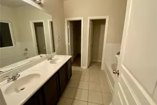 172 Hollis Ln, Kyle, TX 78640 - Photo 6
