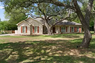 223 E Ridgewood Rd, Georgetown, TX 78633 - Photo 4