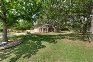 223 E Ridgewood Rd, Georgetown, TX 78633 - Photo 6