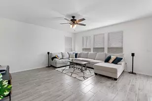 6320 Wagon Spring St, Del Valle, TX 78617 - Photo 12