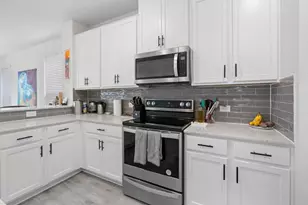 6320 Wagon Spring St, Del Valle, TX 78617 - Photo 8