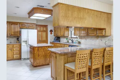 704 Enfield Road, Rockdale, TX 76567 - Photo 8