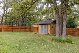 704 Enfield Rd, Rockdale, TX 76567 - Photo 30