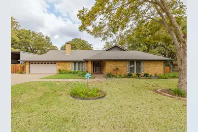 704 Enfield Road, Rockdale, TX 76567 - Photo 2