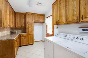 704 Enfield Rd, Rockdale, TX 76567 - Photo 20