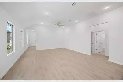 171 Hornet Street, Elgin, TX 78621 - Photo 8