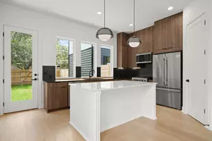 913 Capitol Ct, Austin, TX 78756 - Photo 12