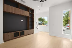 913 Capitol Ct, Austin, TX 78756 - Photo 10