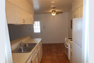2308 Barton Skyway NW #B, Austin, TX 78704 - Photo 2
