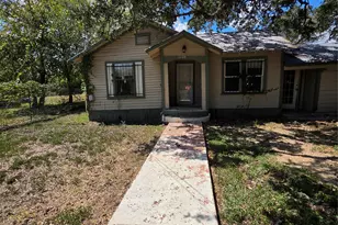 1109 Pecos St, Lockhart, TX 78644 - Photo 1