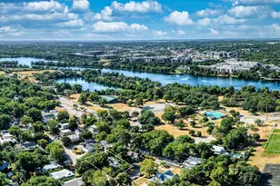 39 Chalmers Ave, Austin, TX 78702 - Photo 6