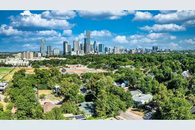 39 Chalmers Avenue, Austin, TX 78702 - Photo 4