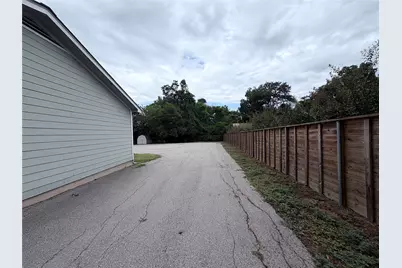 1512 W Howard Lane, Austin, TX 78728 - Photo 22